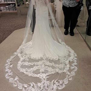 selling my wedding dress!!! $900 OBO